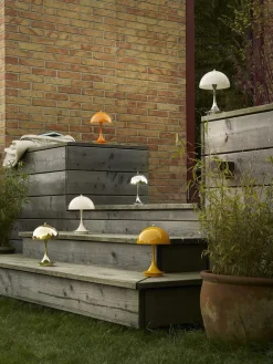 Panthella 160 Portable V3, opal beige af Verner Panton