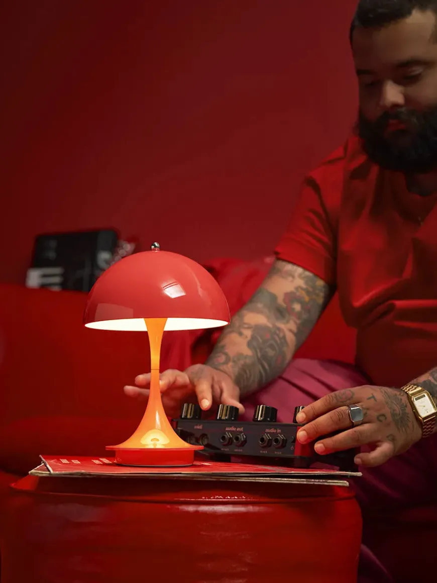 Panthella 160 Portable V3, opal pale rose af Verner Panton