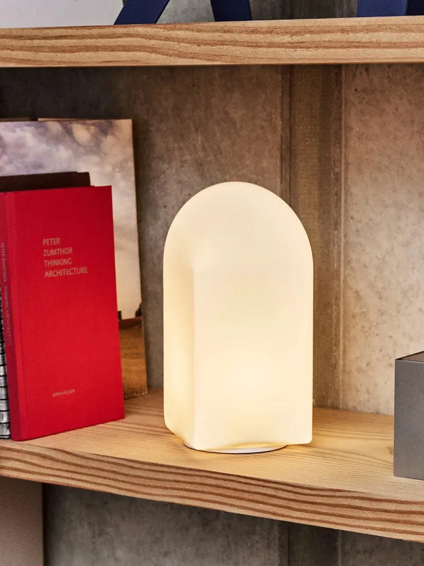 Parade Portable Lamp 240 fra Hay