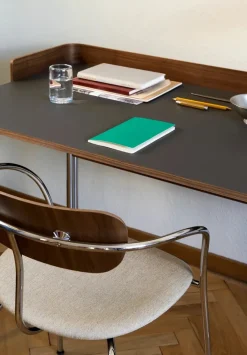 Pavilion Skrivebord AV16 fra &Tradition