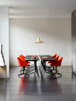 Pavilion Skrivebord AV16 fra &Tradition