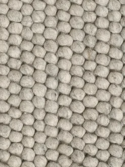 Peas tæppe, soft grey fra Hay