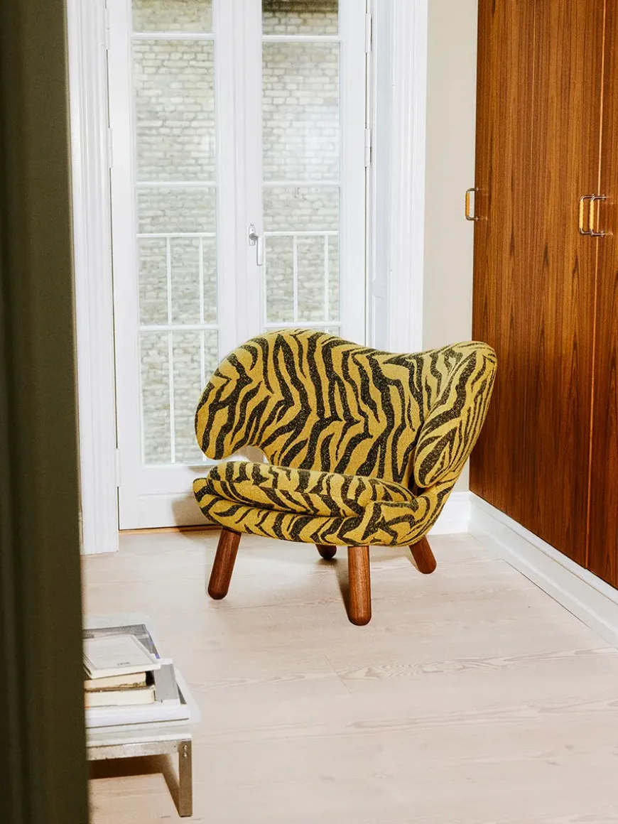 Pelikan stol, valnød af Finn Juhl