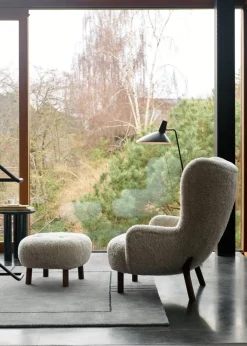 Petra VB3 lænestol inkl. Skammel,  Ecriture 0640 fra &Tradition