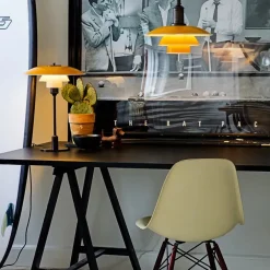 PH 3½-2½ Bordlampe, gul af Poul Henningsen