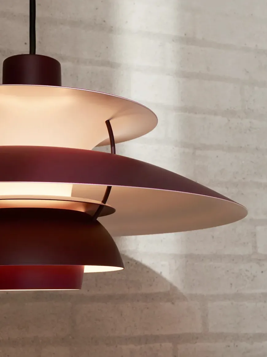 PH 5 Pendant, Monochrome Burgundy af Poul Henningsen
