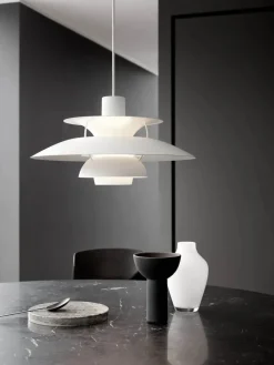 PH 5 Pendant, Monochrome Pale Pewter af Poul Henningsen