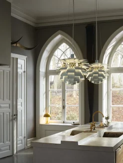 PH Artichoke Soft White/Brass fra Louis Poulsen