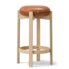 Pioneer Bar Stool, lacquered oak/max 95 fra Fredericia Furniture