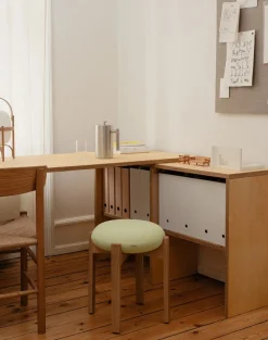 Pioneer Stool, smoked oak/zero 0001 fra Fredericia Furniture