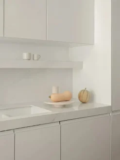 Pisu 02 Cup, vanilla white fra Louise Roe