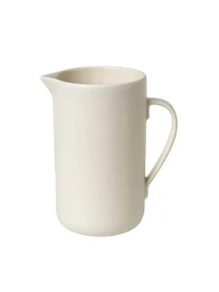Pisu 15 Pitcher, vanilla white fra Louise Roe