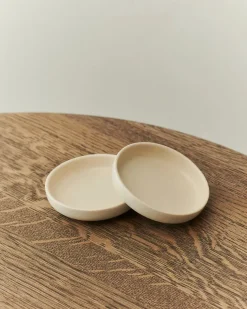Pisu 09 Plate 2 pcs, vanilla white fra Louise Roe