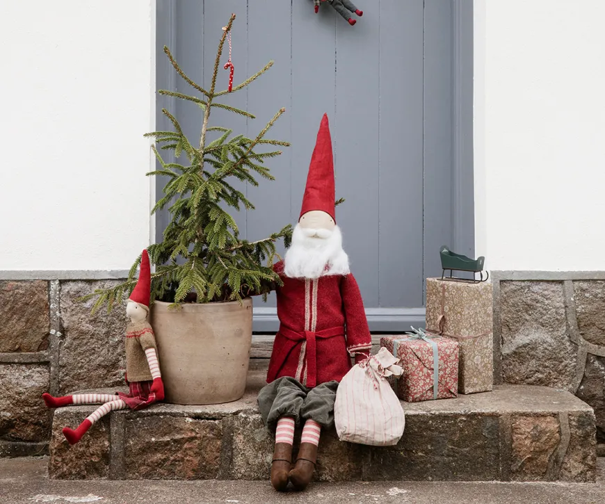 Pixy Size 6 nissepige m/nederdel & strikket sweater fra Maileg 2025