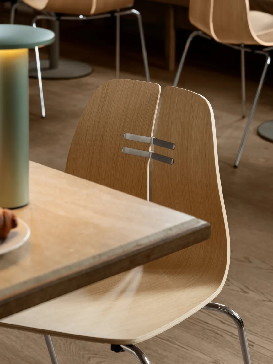 PK3 spisebordsstol, sort ask af Poul Kjærholm