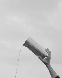 Pleat Pitcher fra New Works