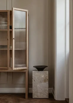 Plinth Tall Rose Calacatta Viola marmor fra Audo Copenhagen