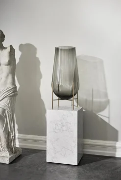 Plinth Tall Rose Calacatta Viola marmor fra Audo Copenhagen