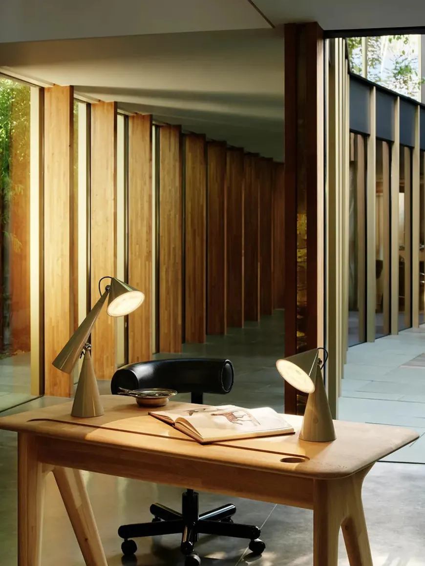 Pose Task LED Bordlampe fra Tom Dixon