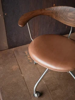 PP502 Kontordrejestol af Hans J. Wegner