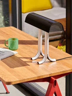 Pyramid 01 Bord fra Hay