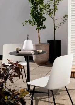 Rely Outdoor Stol HW70 fra &Tradition