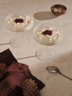 Ripple champagneglas fra Ferm Living