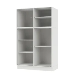 Ripple III Vitrineskab, inkl. sokkel fra Montana