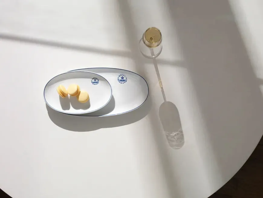 Royal Copenhagen Sort Mega Riflet, asiet 23 cm