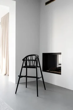 Saga Højstol, sortlakeret eg fra Oaklings