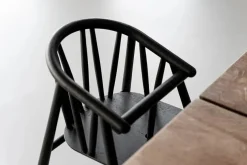 Saga Højstol, sortlakeret eg fra Oaklings