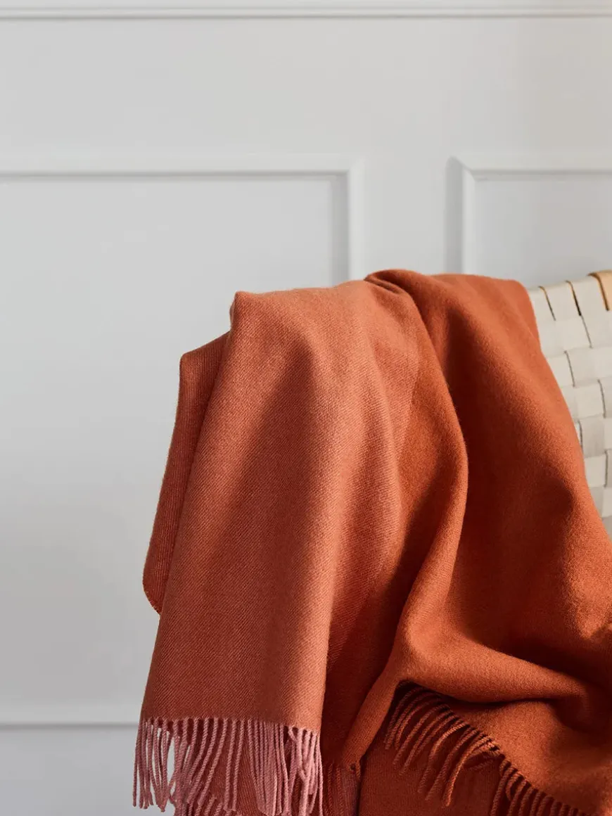 Secret Plaid, coral/amber fra Silkeborg Uldspinderi