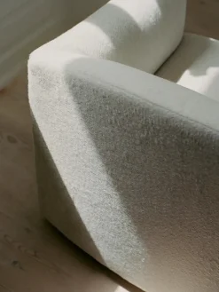 Shore Sofa 3 Seater Extended Base, lava rock fra New Works