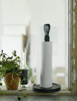 Skagerak Norr køkkenrulleholder fra Fritz Hansen