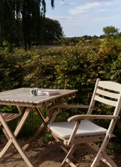 Skagerak Selandia Sæt, 2 armstole og Ø 94 bord fra Fritz Hansen