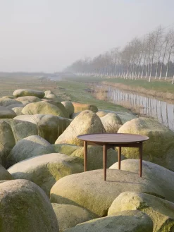 Slow Coffee Table Ø 80 cm, walnut fra Stellar Works