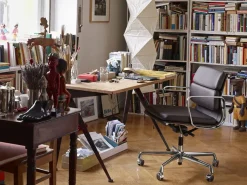 Soft Pad Chair EA 217 Kontorstol, cognac læder/krom stel fra Vitra