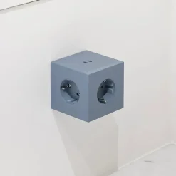 Square 2 Stikdåse med USB, sort fra Avolt