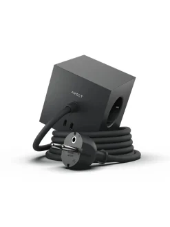 Square 1 Stikdåse med USB-C, stockholm black fra Avolt