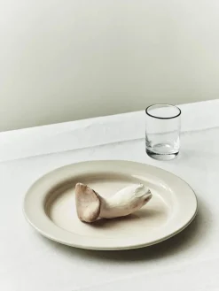 S.R. Dinner Plate fra Louise Roe