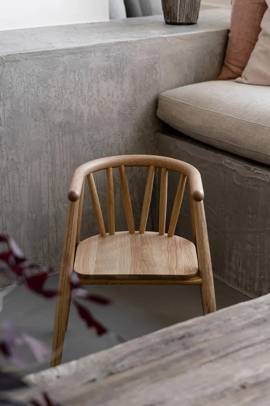 Storm Børnestol, sortlakeret eg fra Oaklings