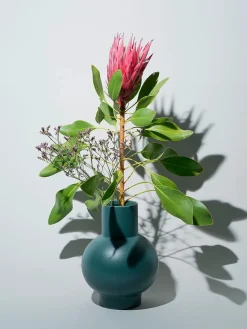 Strøm Vase, purple ash fra raawii