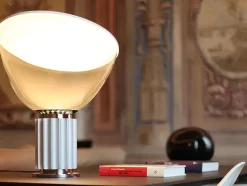 Taccia Bordlampe fra Flos