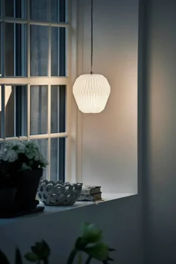 The Bouquet Pendel, medium fra Le Klint