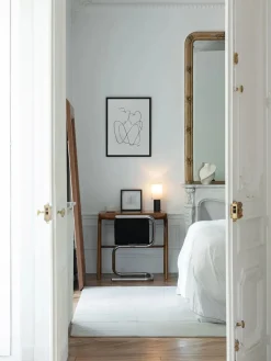 The Eight Over Eight Lamp Small, white marble fra Louise Roe