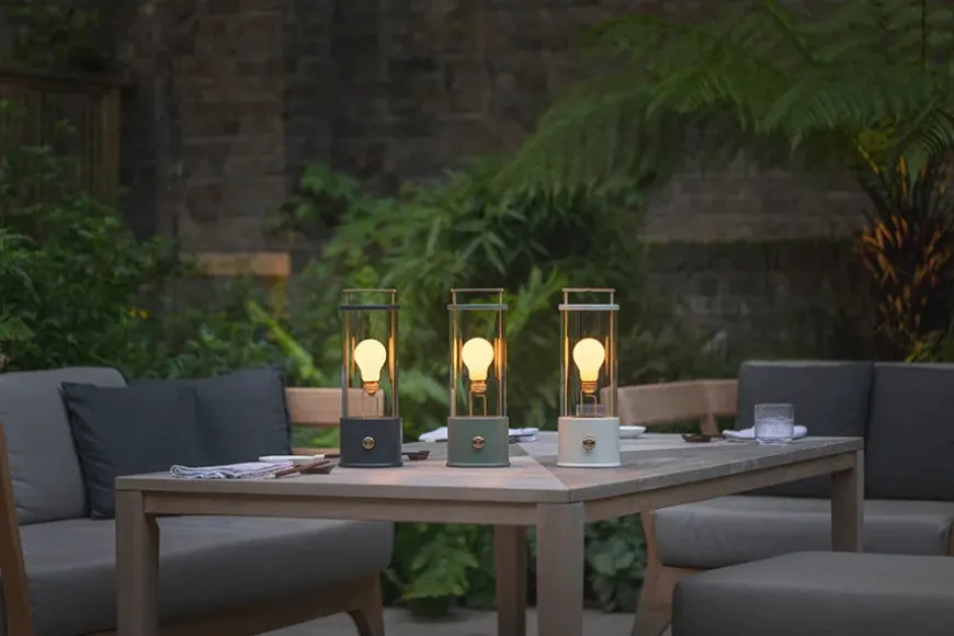 The Muse Portable Lampe, Pomona Red fra Tala