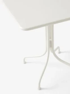 Thorvald SC97 Cafébord, 70x70 fra &Tradition