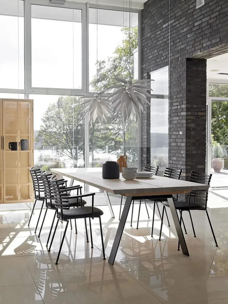 Tiger Armstol, sort læder fra Naver Collection