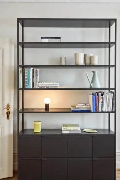 Turn On bordlampe fra Hay