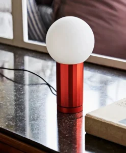 Turn On bordlampe fra Hay